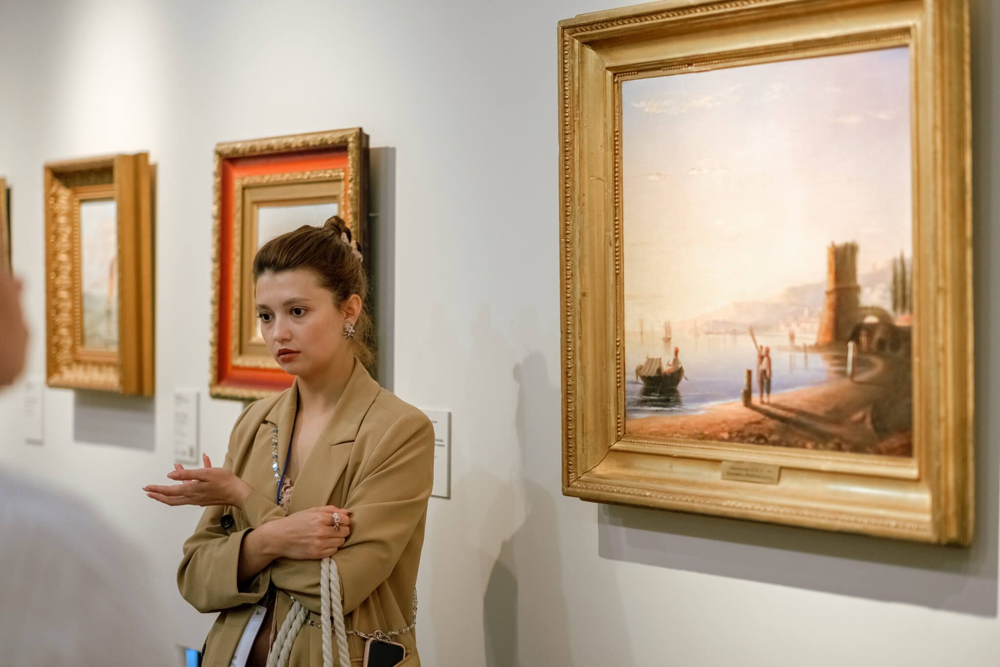 ВИП экскурсия по выставке "Море великих"