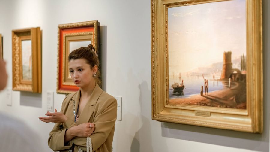 ВИП экскурсия по выставке "Море великих"
