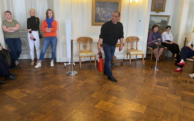 Эвакуация людей и отработка навыков действий персонала музея в случае возникновения пожара и других чрезвычайных ситуаций